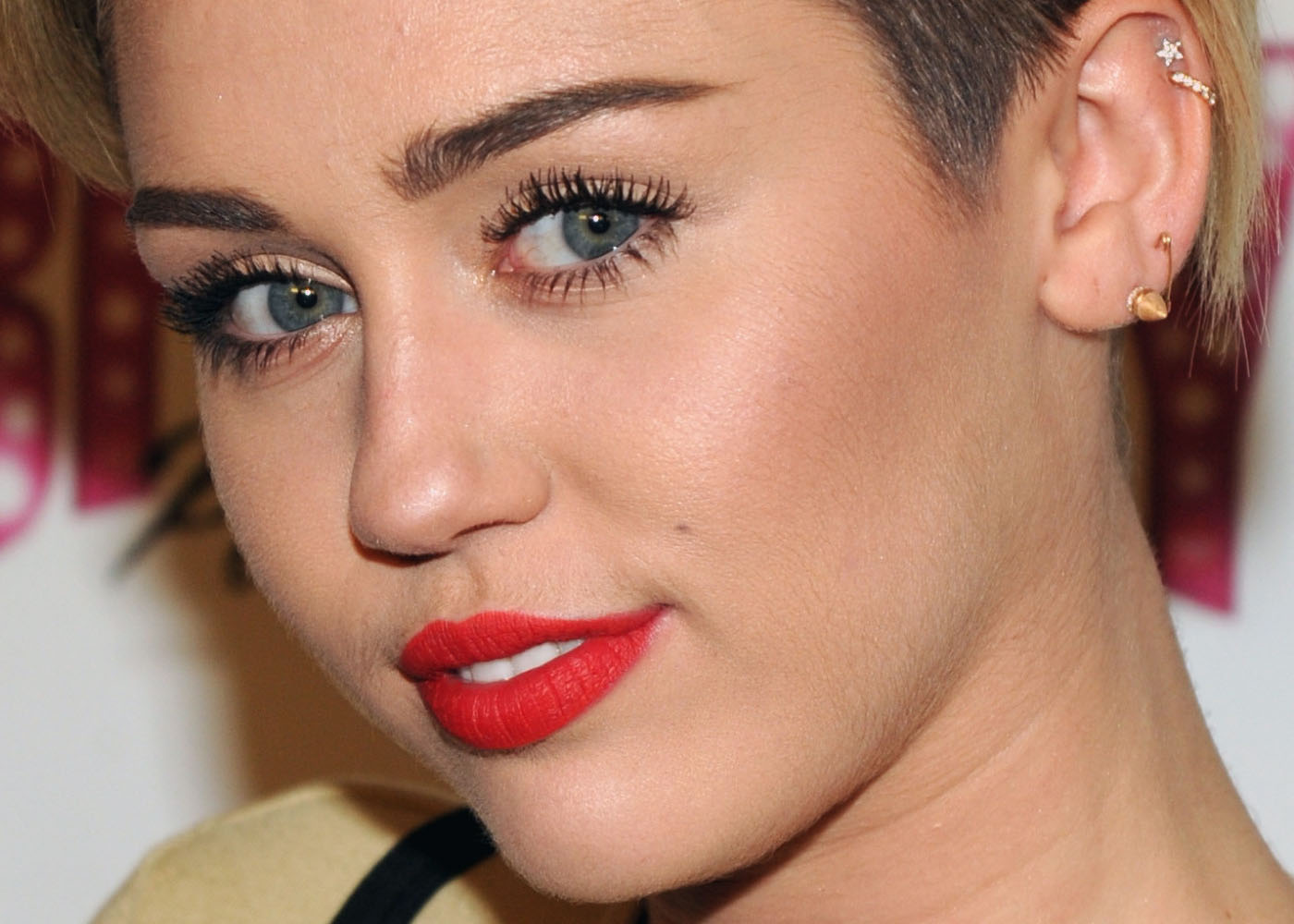 Miley cyrus piercing