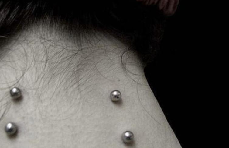 piercing neck perle semplice