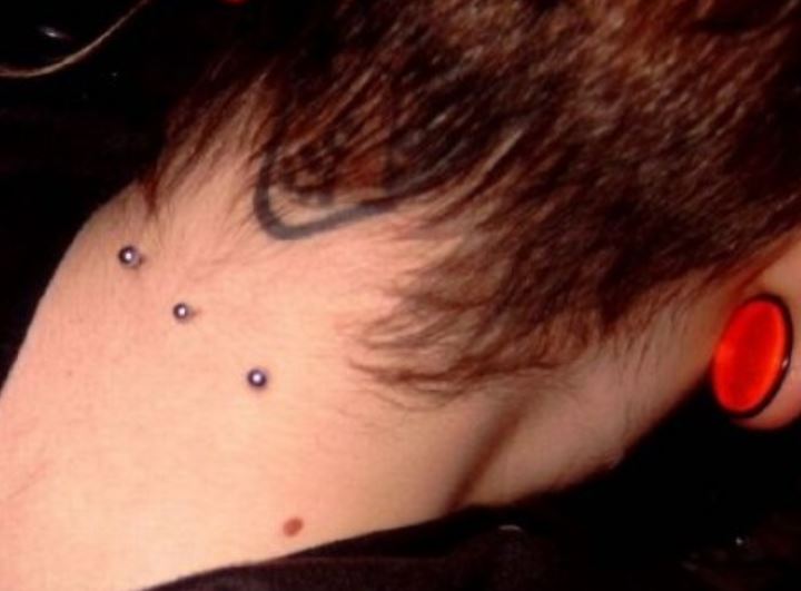 piercing neck triplo