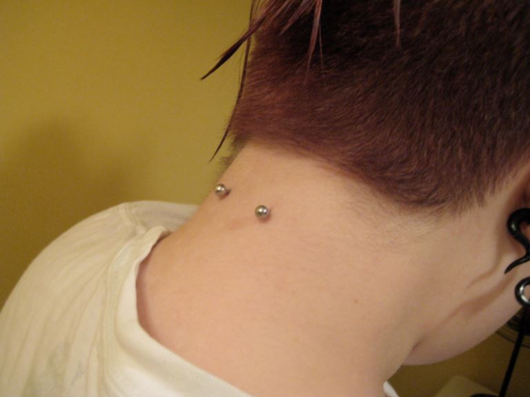 piercing neck: foto esempi pulizia